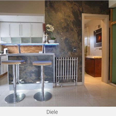 Beste Lage In Bochum Sehr Hochwertige, Individuelle Wohnung Als Hotelalternative Mit Suedterrasse, Pkw-Stellplatz, Wallbox U.V.M. Dış mekan fotoğraf
